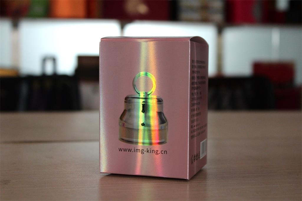 独具特色的镭射银卡材质化妆品盒定制