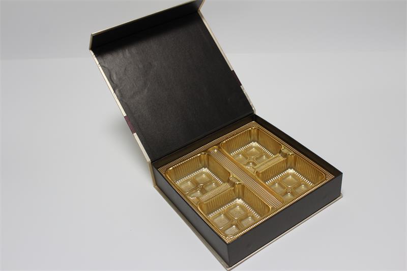 广东银正铝业定制的月饼盒是一款经典的书形结构的四粒装月饼盒