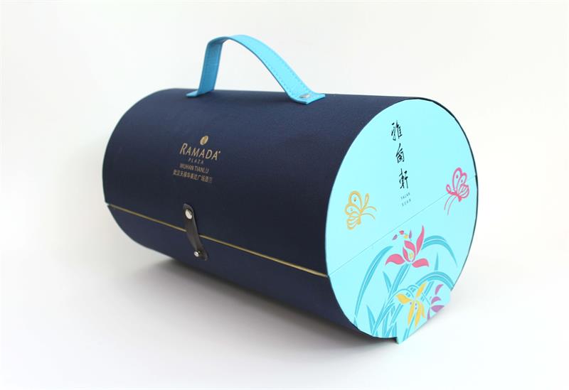 月饼盒厂家，用丝绸月饼锦盒体现市场价值